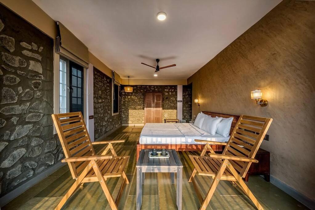 Stone Mansion By Phoenix Stays Igatpuri Exterior foto