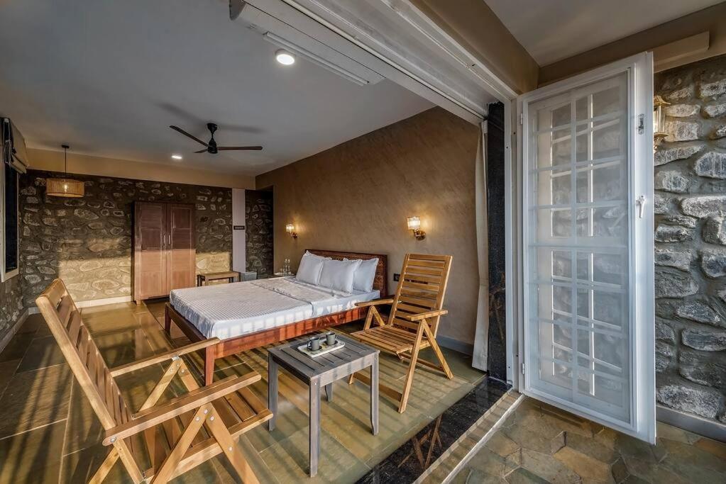 Stone Mansion By Phoenix Stays Igatpuri Exterior foto