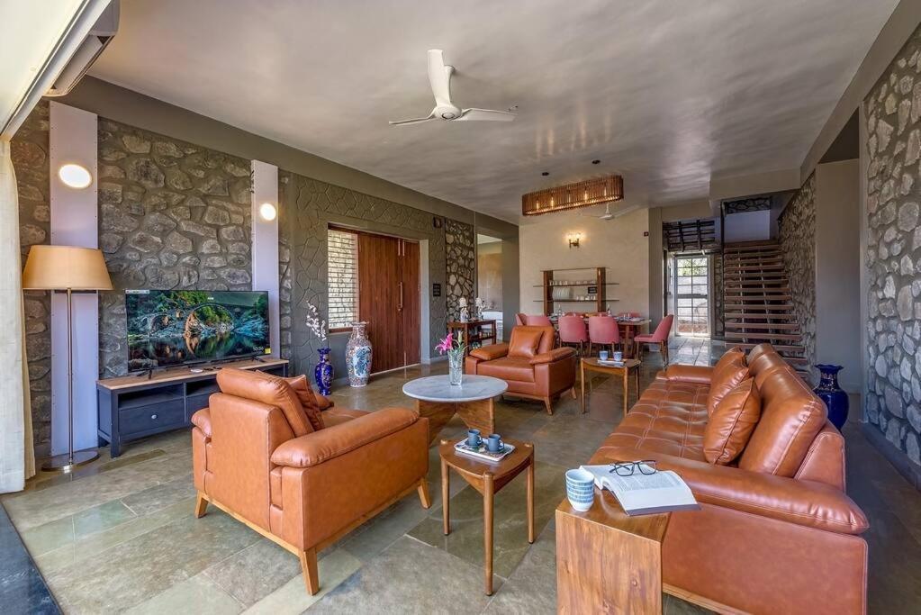 Stone Mansion By Phoenix Stays Igatpuri Exterior foto