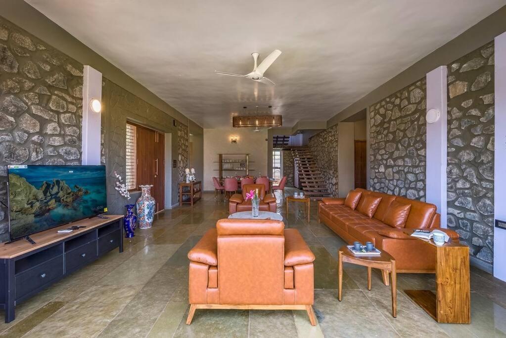 Stone Mansion By Phoenix Stays Igatpuri Exterior foto