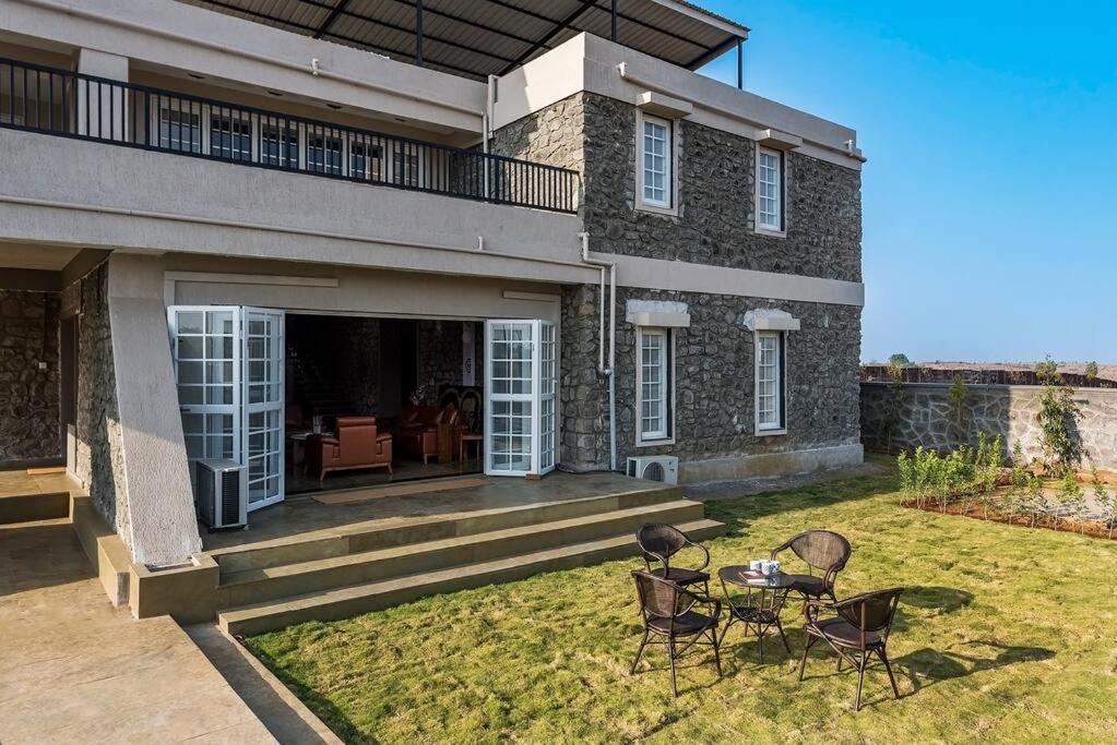 Stone Mansion By Phoenix Stays Igatpuri Exterior foto